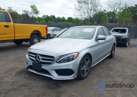2016 Mercedes-Benz C 300 4Matic/Luxury 4Matic/Sport 4Matic из США, поврежденный, VIN 55SWF4KB0GU142129